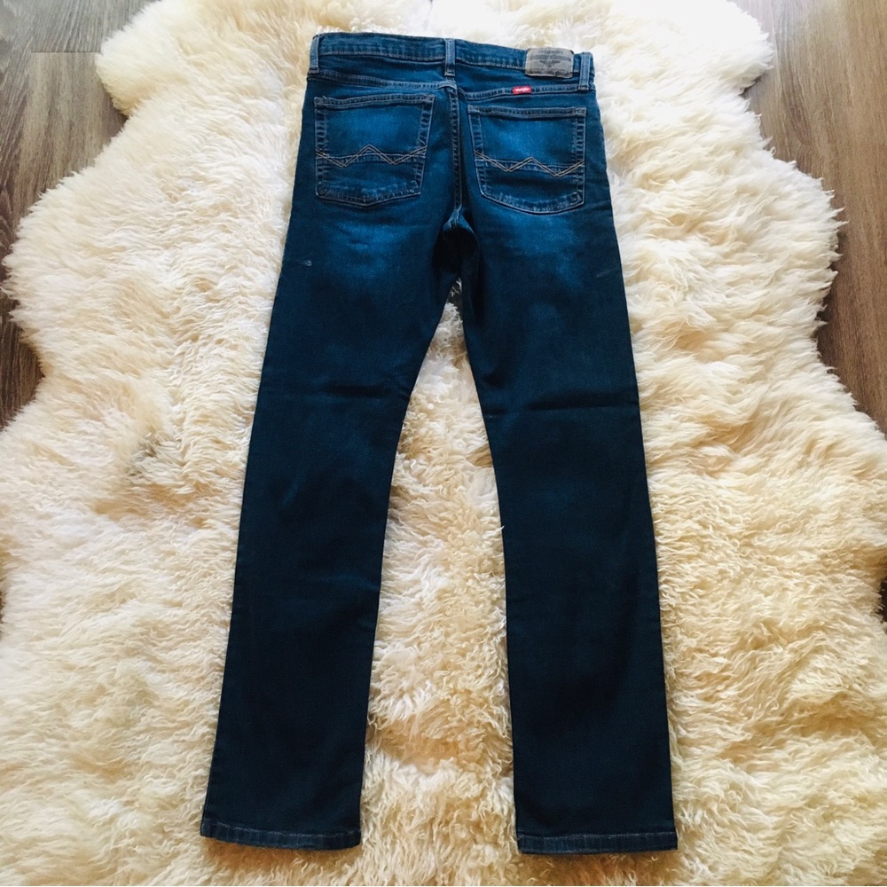 Wrangler’s Men’s Distressed Slim Straight Dark Wash Jeans - Picture 2 of 4
